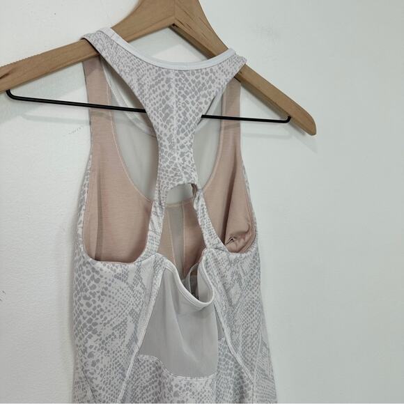 Lululemon Mesh With Me Tank Desert Snake White Silver Fox size 4 - Picture 3 of 6